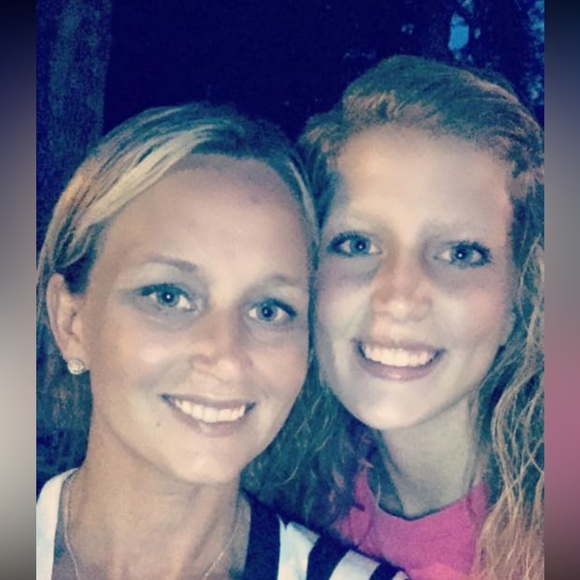 Meet your Posher, Christine - Picture 9 of 12